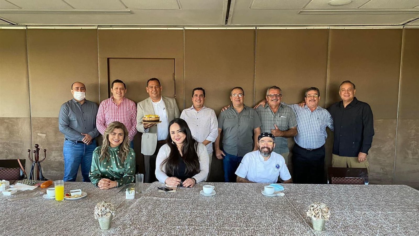 Equipo directivo de un cliente AUKER al cierre de una sesión
